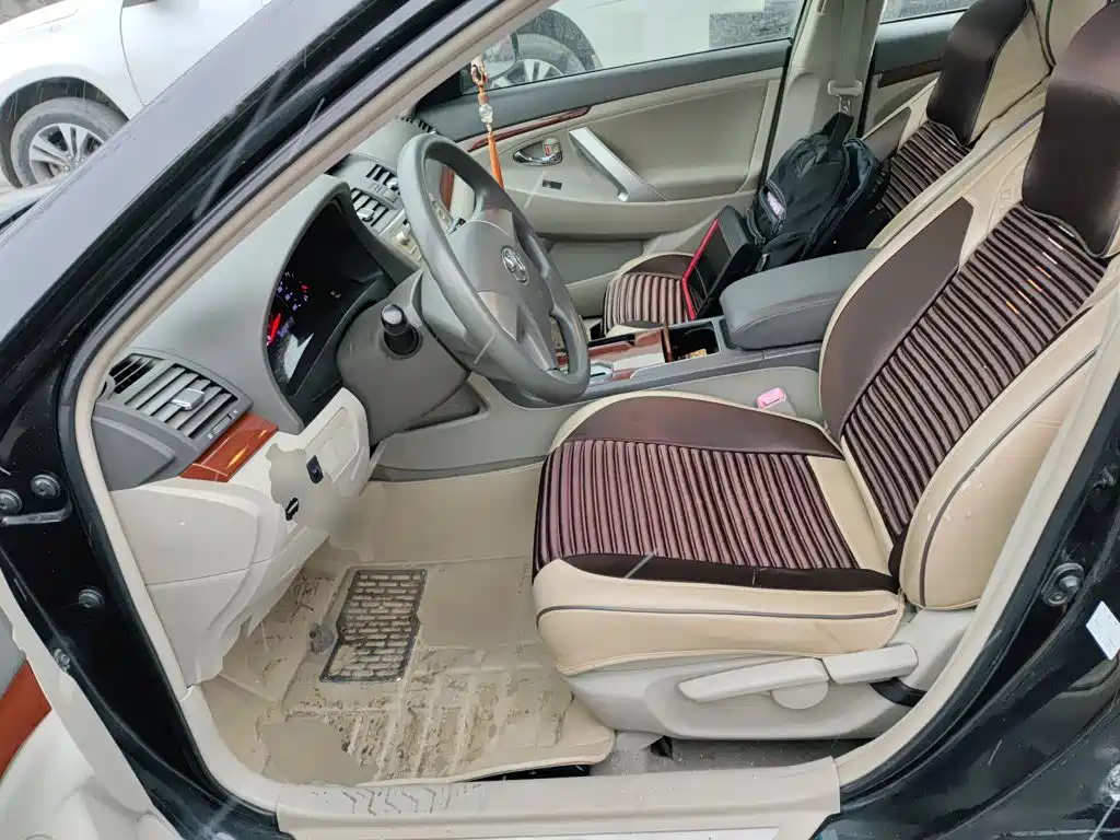 Toyota Camry 2015 — фото 11