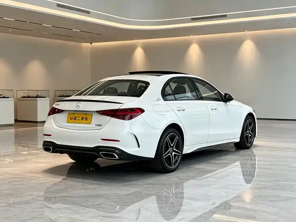 Mercedes-Benz C-Class 2024