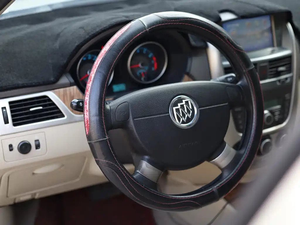 Buick Excelle 2015 — фото 15