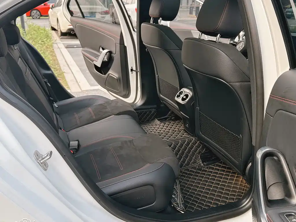 Mercedes-Benz A-Class 2025 — фото 9