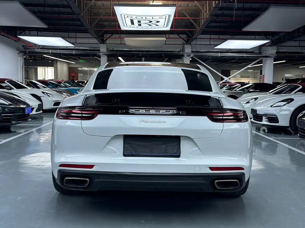 Porsche Panamera 2017 — фото 22