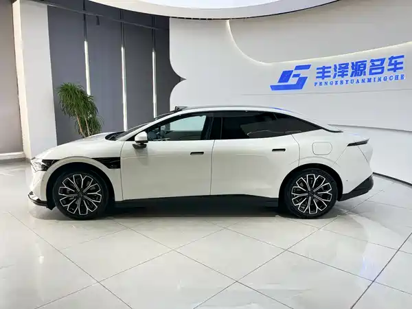 Zeekr 007 2025
