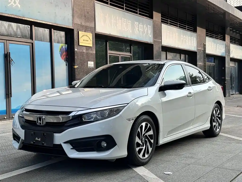 Honda Civic 2018 — фото 1