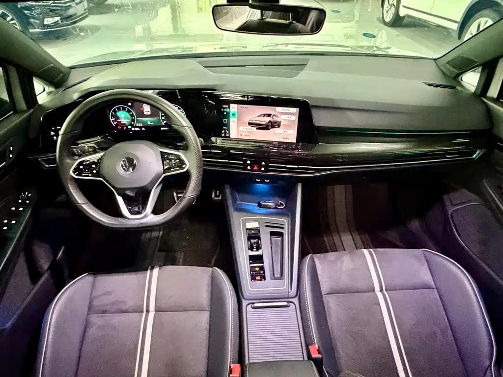 Volkswagen Golf 2023