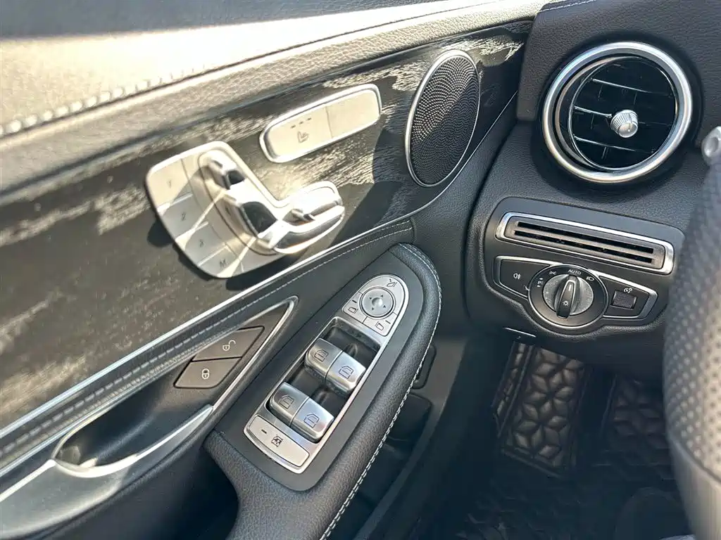 Mercedes-Benz C-Class 2020 — фото 20