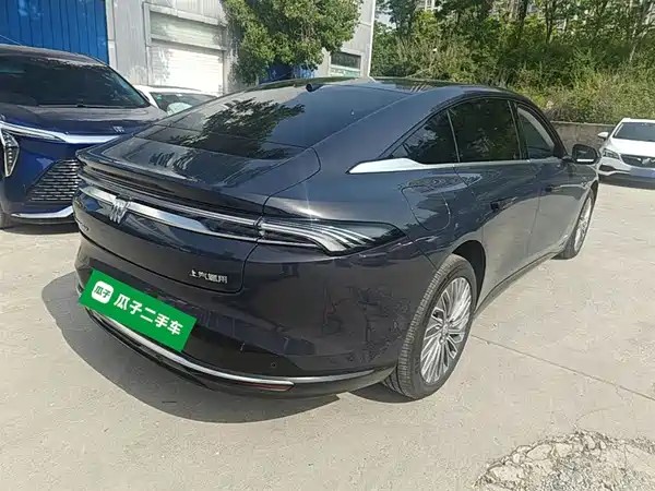 Buick Zhijing L7 2025