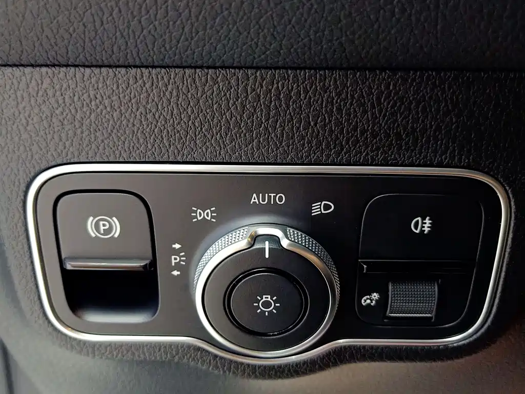 Mercedes-Benz GLB 2023 — фото 14