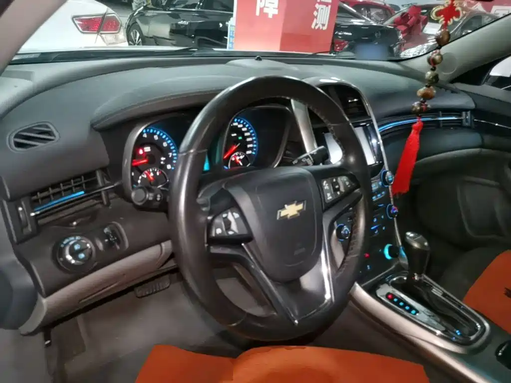 Chevrolet Malibu 2015 — фото 10