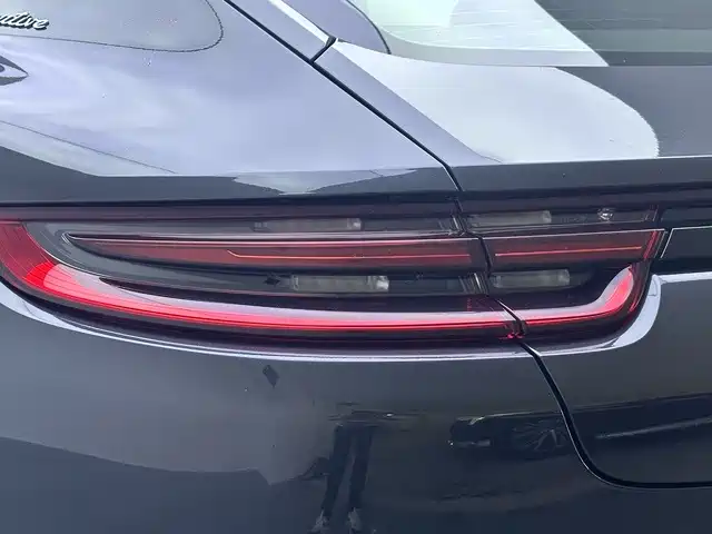 Porsche Panamera 2018 — фото 19