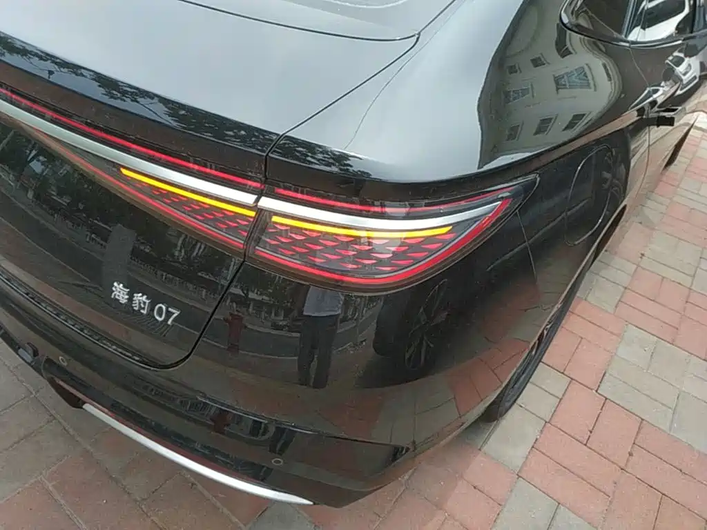 BYD Seal 07 DM-i 2025 — фото 8