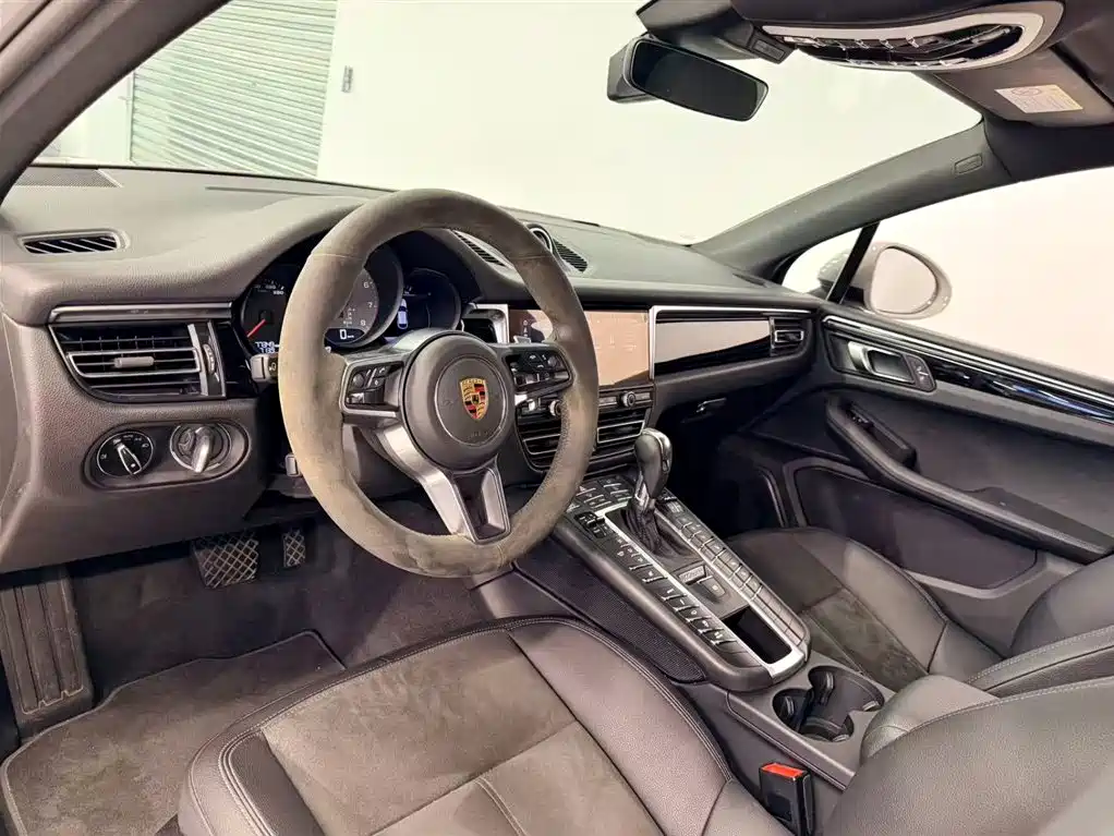 Porsche Macan 2021 — фото 9