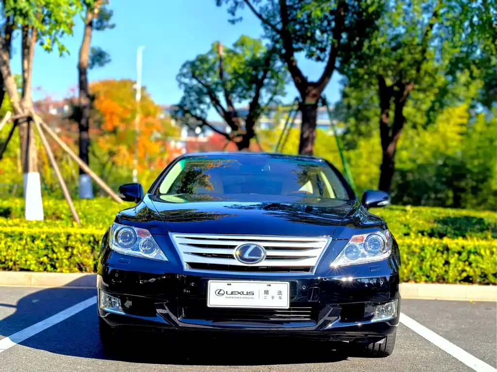 Lexus LS 2011 — фото 2