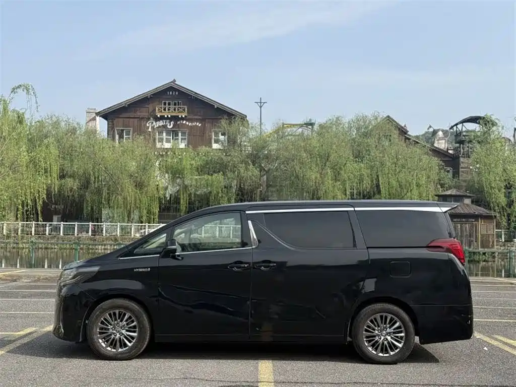 Toyota Alphard 2019 — фото 4