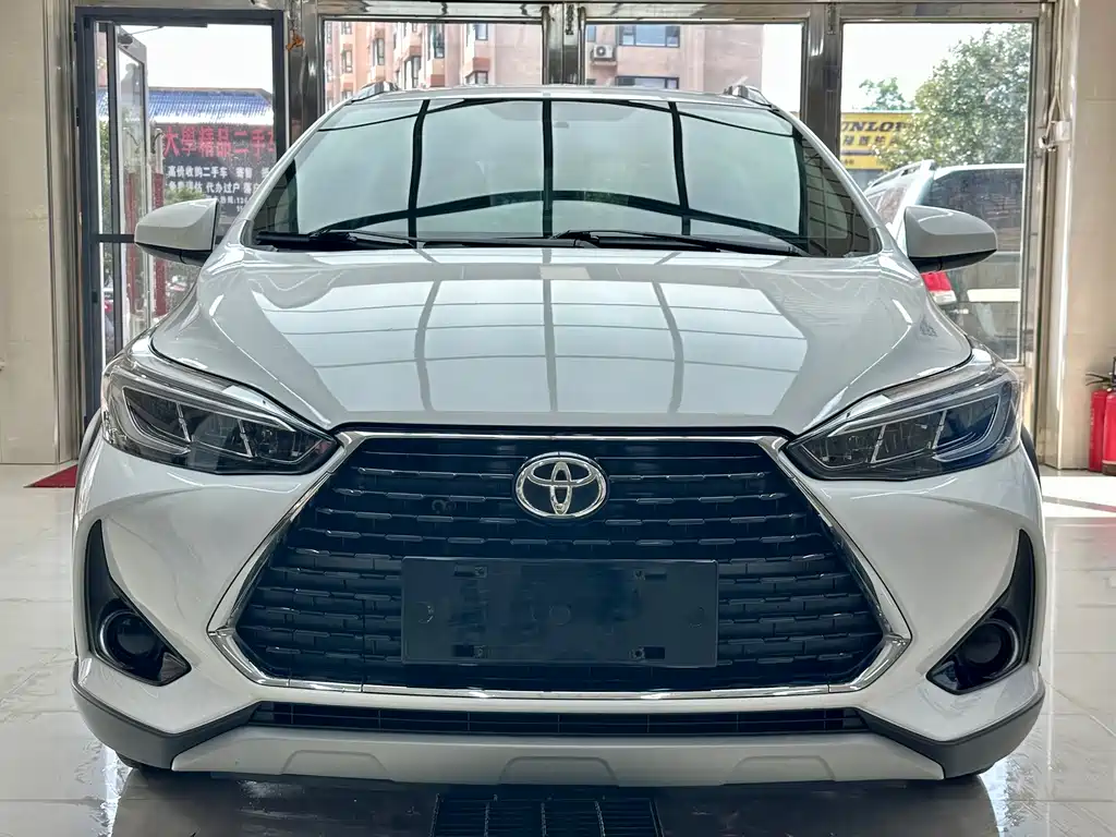Toyota Yaris L 2022 — фото 2