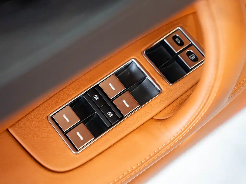 Bentley Flying Spur 2012 — фото 22