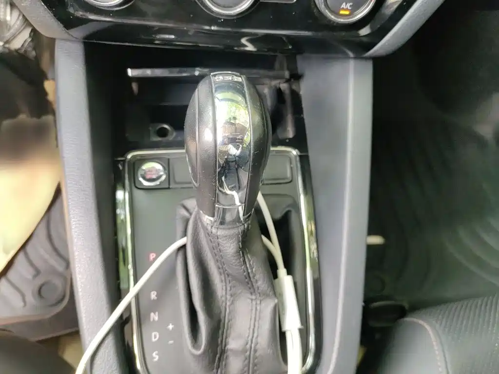 Volkswagen Sagitar 2016