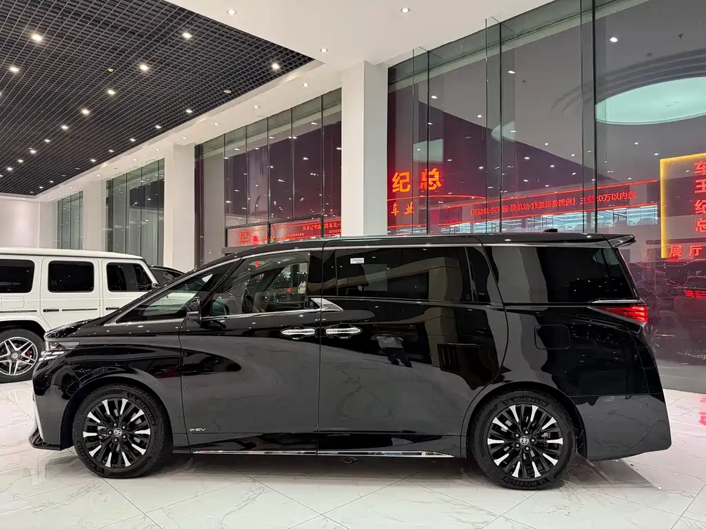 Toyota Alphard 2025 — фото 13