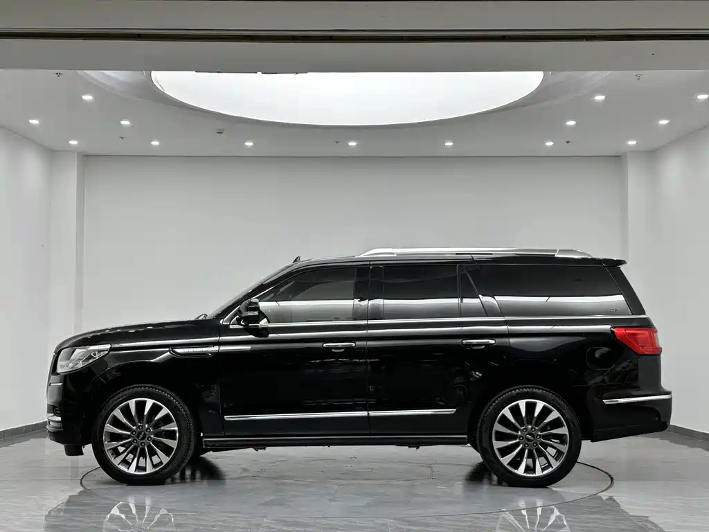 Lincoln Navigator 2019 — фото 3