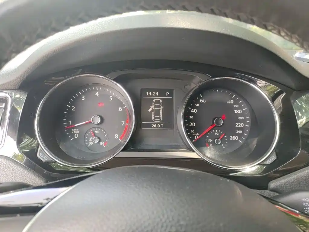 Volkswagen Sagitar 2016