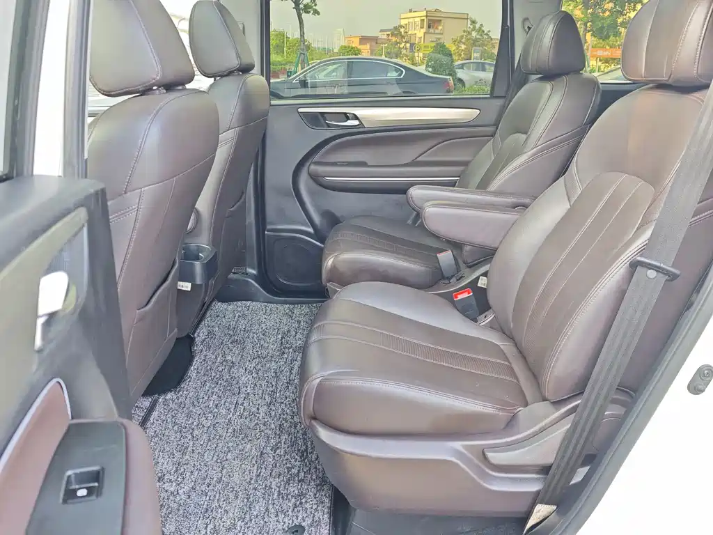 GAC Motor Trumpchi M6 2019 — фото 15