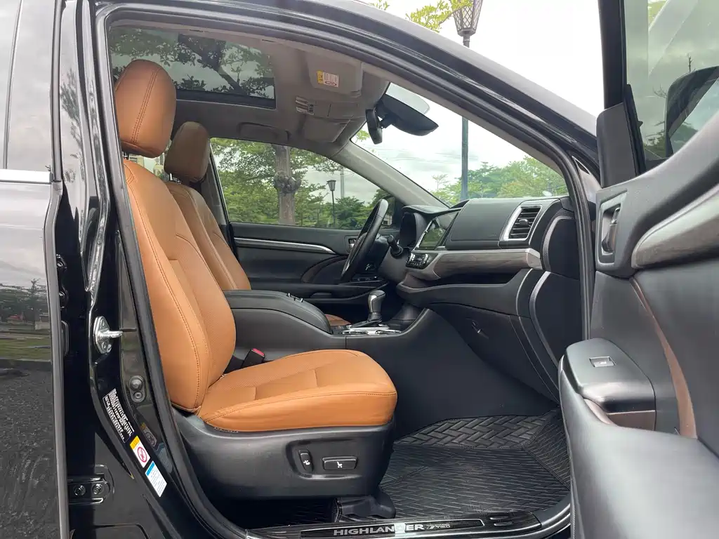 Toyota Highlander 2020 — фото 16