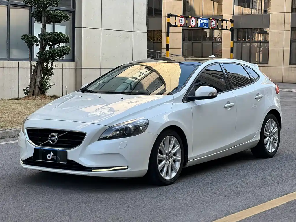 Volvo V40 2014
