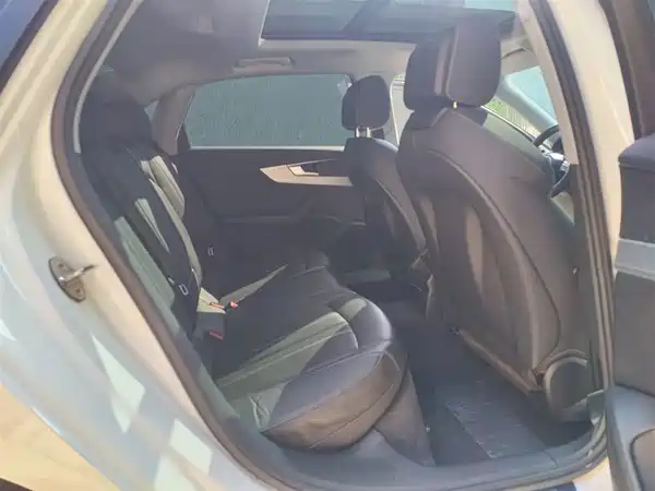 Audi A4L 2020