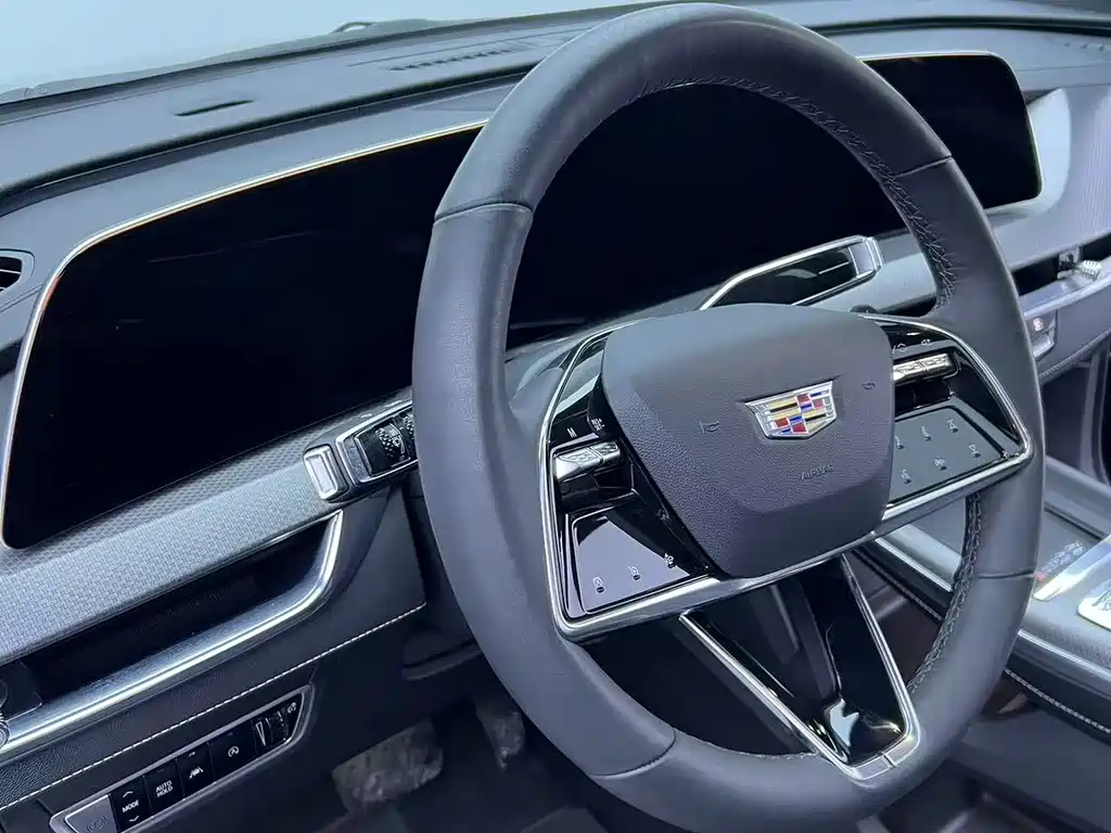 Cadillac XT5 2025 — фото 10