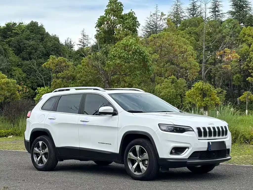 Jeep Cherokee 2019 — фото 3
