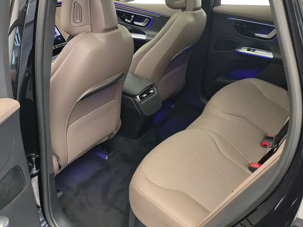 Mercedes-Benz EQE SUV 2025 — фото 16
