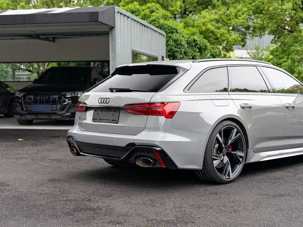 Audi RS 6 2022 — фото 12