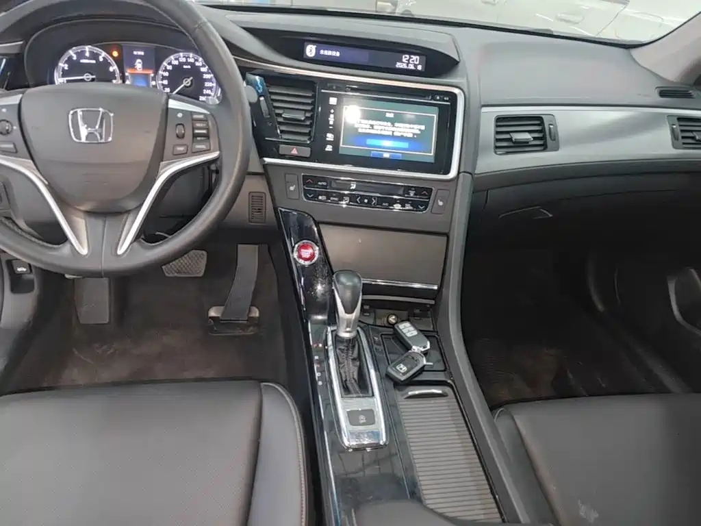 Honda Spirior 2017 — фото 13