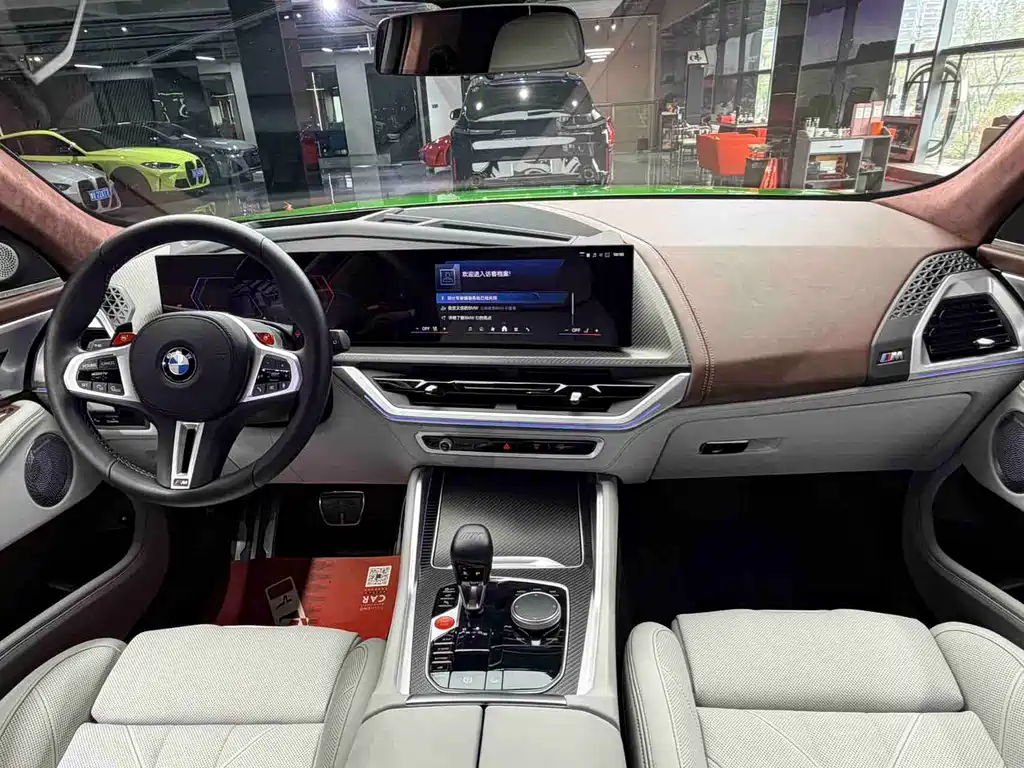 BMW XM 2024 — фото 15