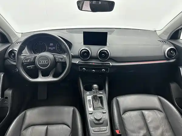 Audi Q2L 2023
