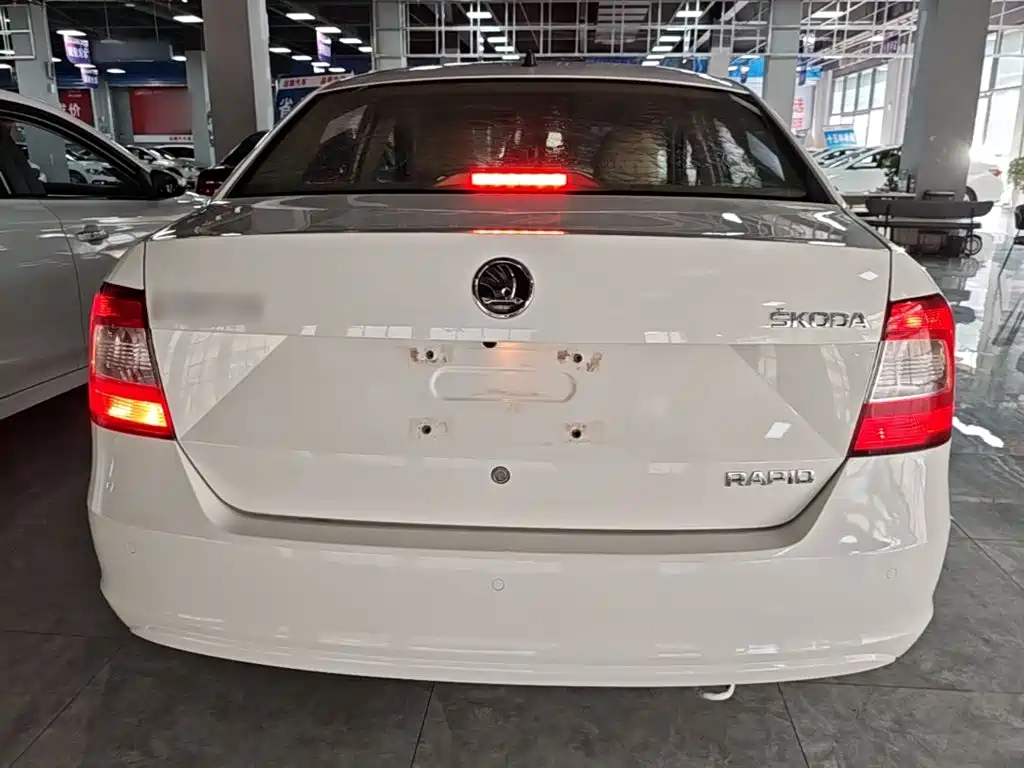 Skoda Rapid 2015