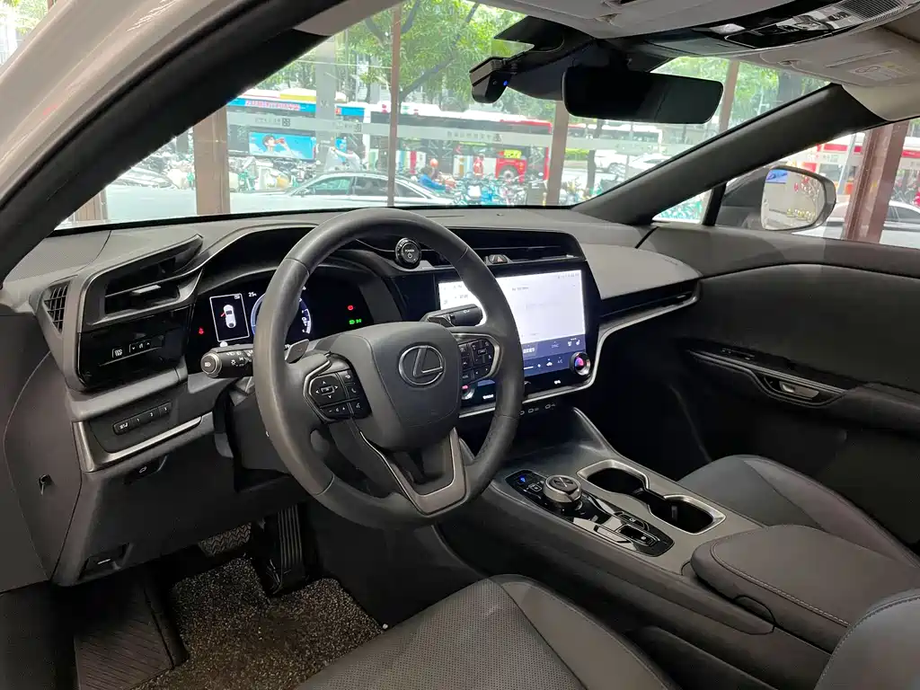 Lexus RZ 2023 — фото 10