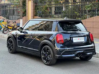 MINI MINI 2023