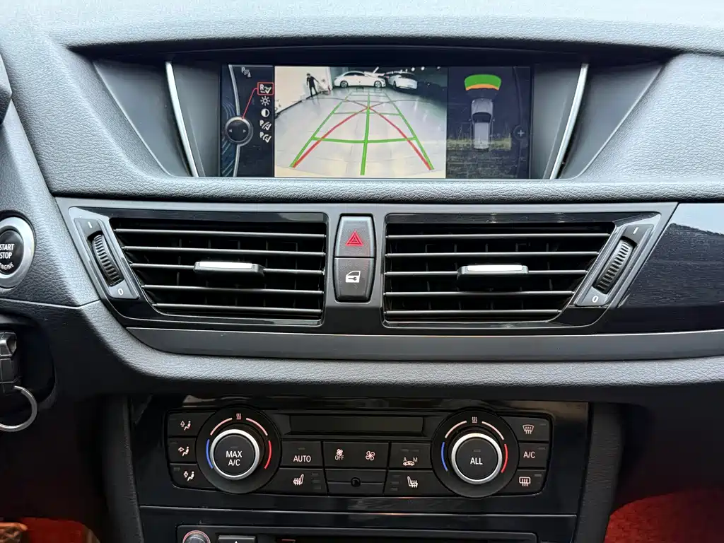 BMW X1 2015 — фото 12