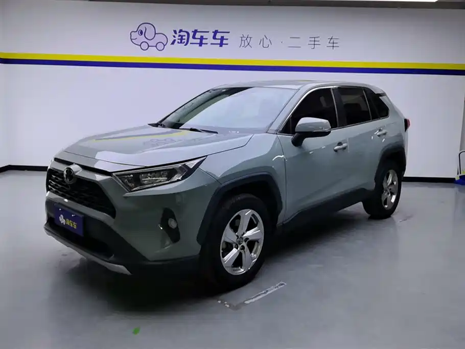 Toyota RAV4 2020 — фото 1