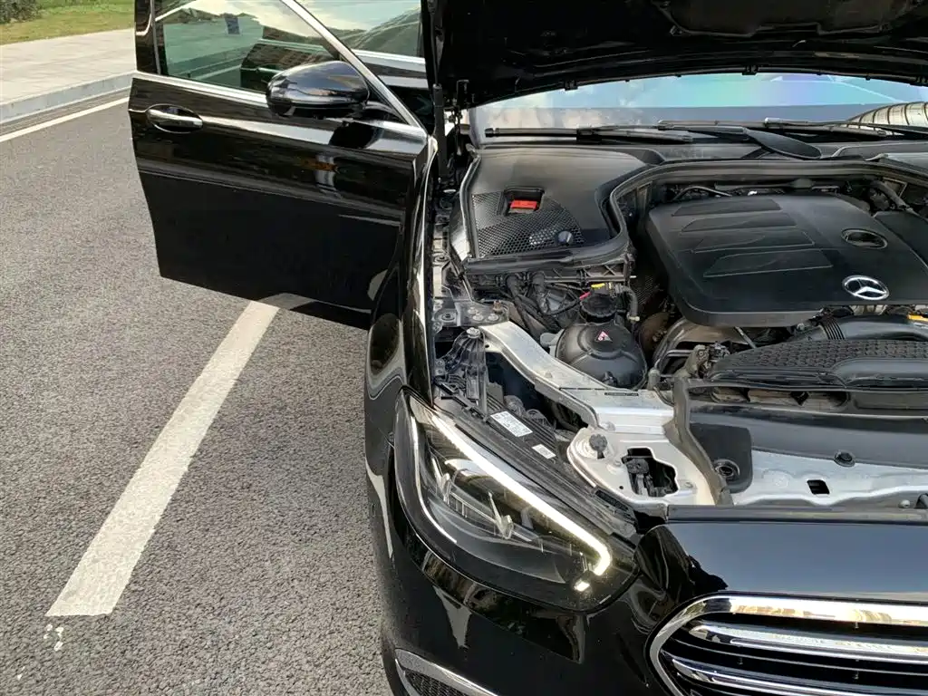 Mercedes-Benz E-Class 2022 — фото 16