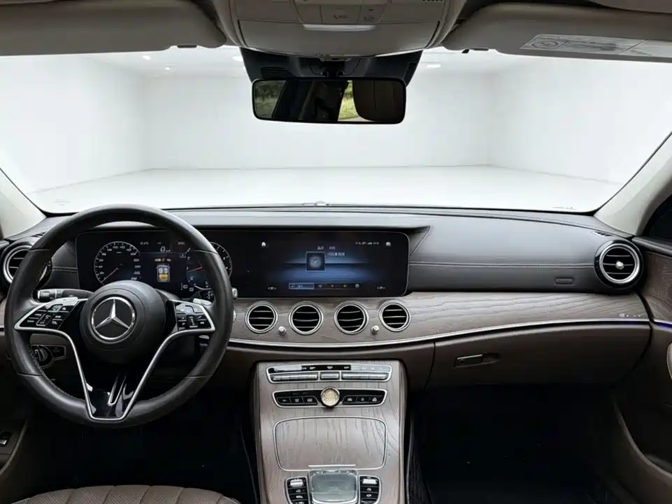 Mercedes-Benz E-Class 2023 — фото 5