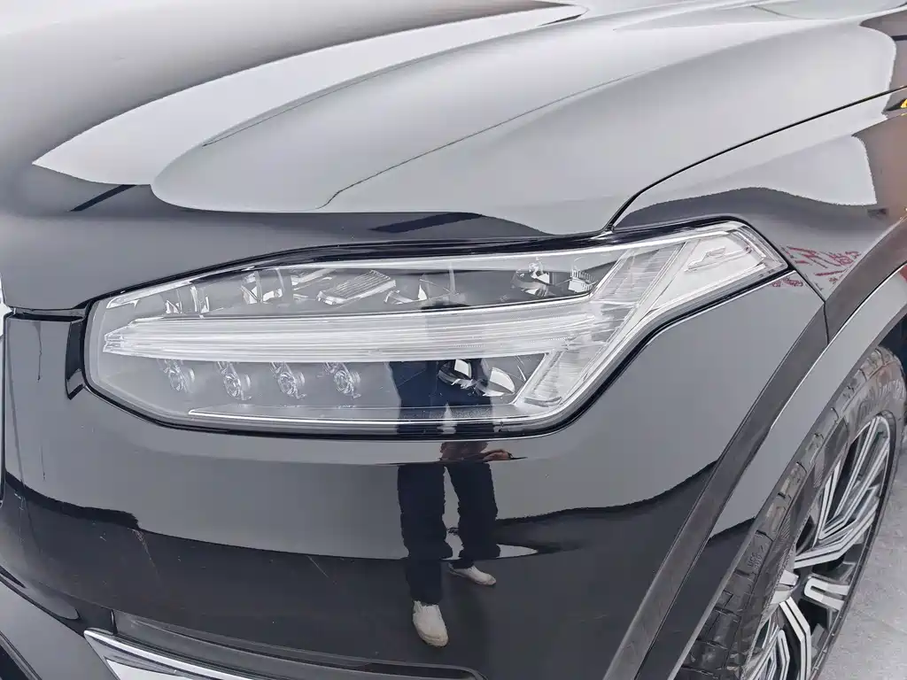 Volvo XC90 2022 — фото 14