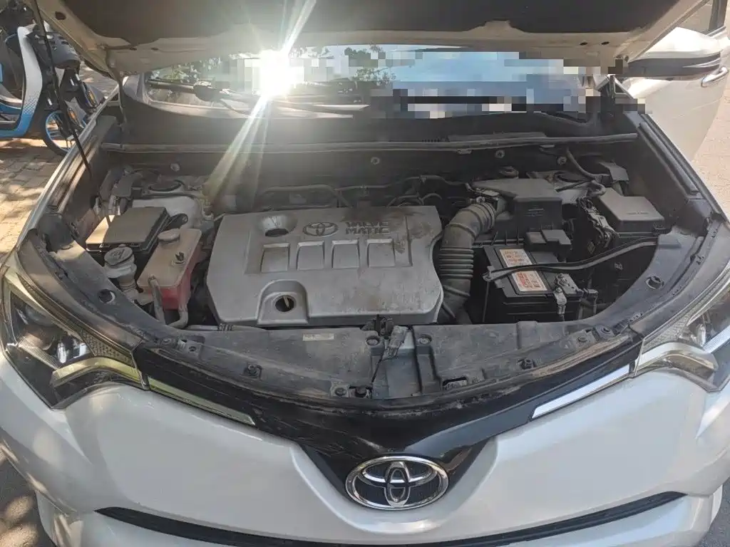 Toyota RAV4 2017 — фото 11