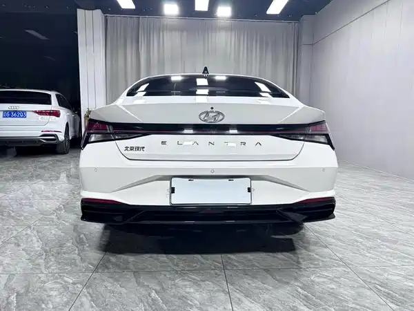 Hyundai Elantra 2023