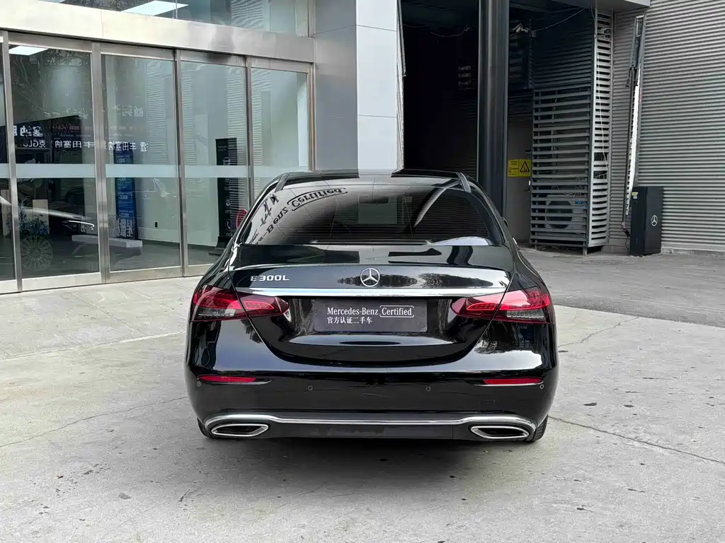 Mercedes-Benz E-Class 2023 — фото 6