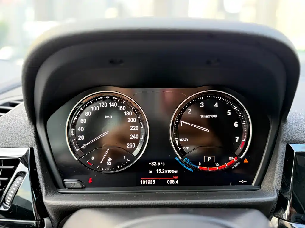 BMW 1 Series 2021 — фото 11