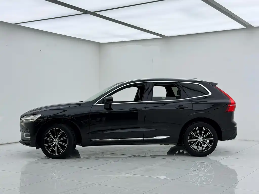Volvo XC60 2019 — фото 14