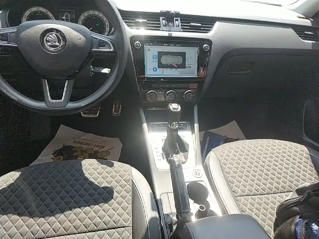 Skoda Octavia 2018 — фото 14