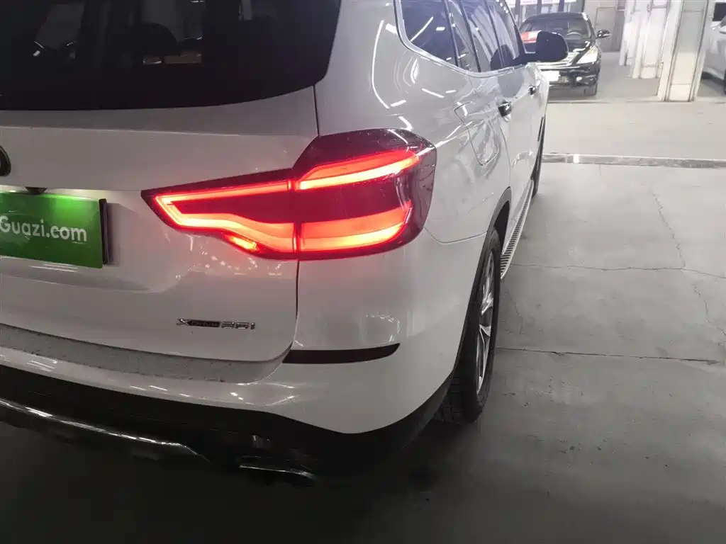 BMW X3 2018 — фото 24
