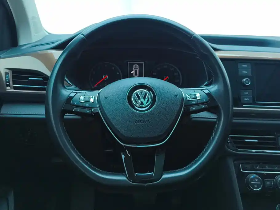 Volkswagen Tharu 2019 — фото 15